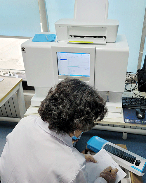 全自动海角社交入口APP提醒维生素与微量元素有什么功效？服用得多是否有坏处